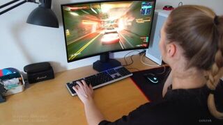 I fucked a streamer girl while gaming session - porn video