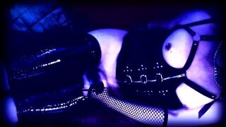 Shiny Plastic Wrapped Stumpy Slut Brings Herself To Orgasm - porn video