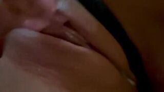 latina se masturba y quiero que me cojan de perrito - porn video